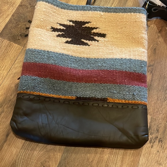 Raj by Anthropologie Beautiful Aztec Boho Bag - Picture 7 of 7